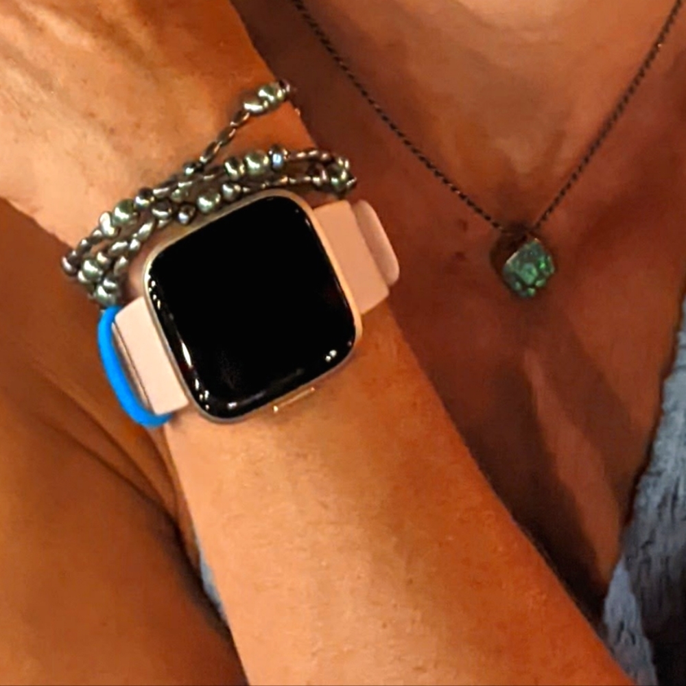 Fitbit Versa 2 Copper Rose Smartwatch Health & Fitness Tracker with Extras